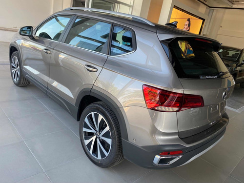 Imagen 8 de 12 de Volkswagen Taos 2023 1.4 250 Tsi Highline