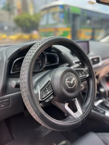Mazda 3 GRAND TOURING 2.0 MT