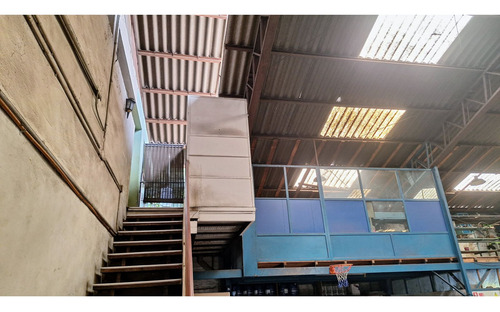 Excelente!! Local Comercial, Galpón Y Oficinas En Calle Nata