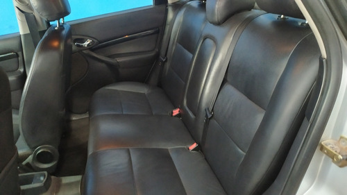 Imagen 16 de 18 de Ford Focus 2007 Ghia 1.8 Tdci