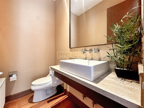 Casa En Arriendo De 7 Dorm. En Lo Barnechea