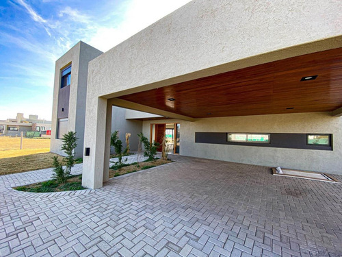 Imagen 2 de 22 de Venta Casa A Estrenar En La Cascada Country Golf