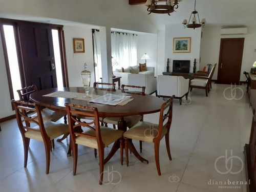 Imagen 3 de 14 de Punta Del Este, 4 Dormitorios Y Dependencias Con Piscina Climatizada. - Ref: 54061