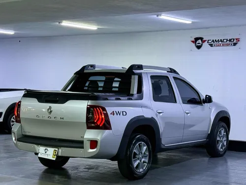 Renault Oroch 2.0 intens 4x4 mecanica (financiamiento) 1 dueño