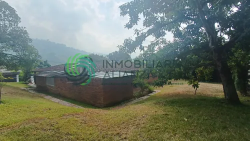 Casa En Venta En Lagos Del Cacique. Cod V61450