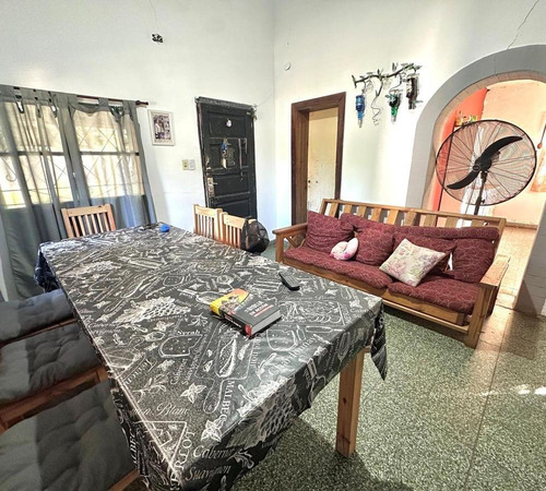 Casa Quinta Con Lote 4 Ambientes Con Amplio Parque Ezpeleta