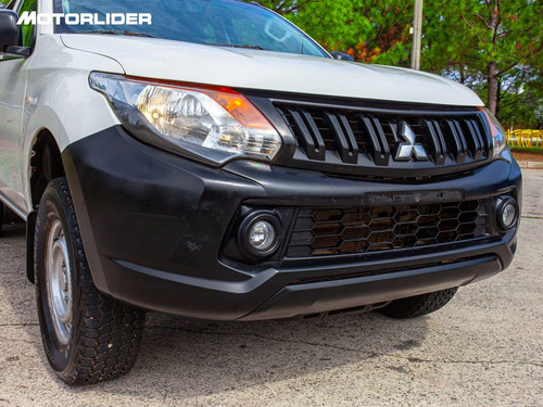 Mitsubishi L200 2.4 4x4 Descuenta Iva | Permuta / Financia
