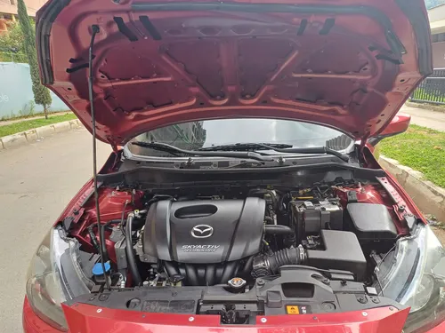 Mazda 2 Turing automatico