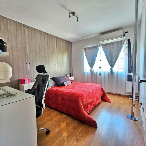Casa Triplex En Venta En Olivos, Vicente López, G.b.a. Zona Norte