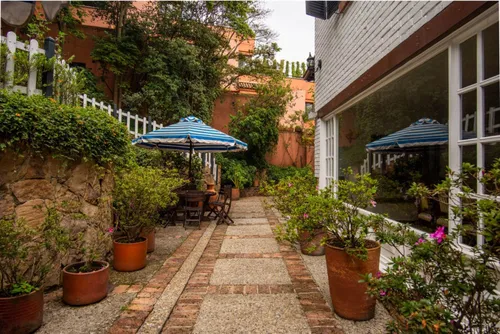 Casa En Venta En Cerros De Niza. Cod V6978