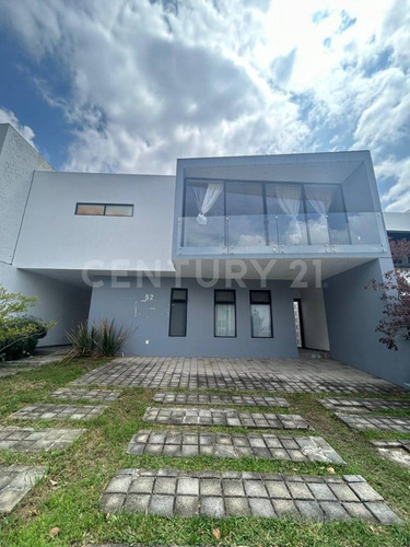 Casa En Renta, En Sendero De Las Moras, Tlajomulco De Zuñiga, Jal.