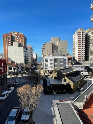 Imagen 4 de 11 de Venta Departamento 2 Amb Con Cochera Playa Grande
