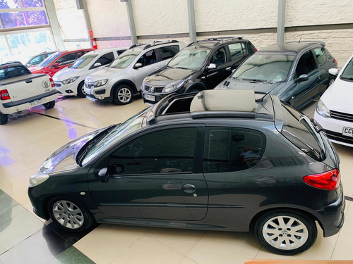 Peugeot 207 Compact Image 50% Financiado