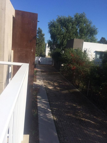 Dúplex (casa) En Venta En City Bell | 476 E/31bis Y 132 (dúplex 4)