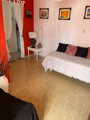 Imagen 3 de 10 de Alquiler Temporada - Ph 2 Amb.- 1°piso Por Escalera-z/ Guemes