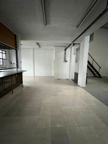 Imagen 8 de 30 de Local Sobre Av. Colón De 226m2 Aproximadamente
