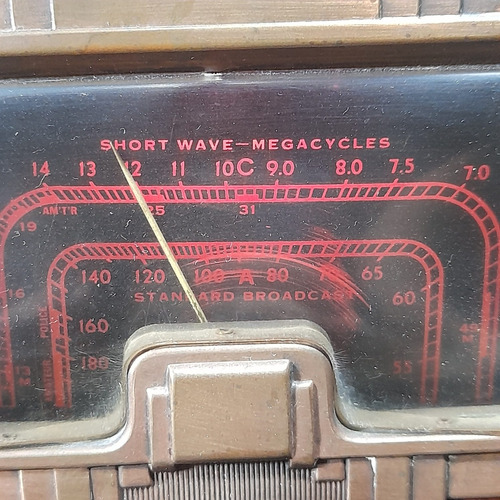 Imagem 6 de 10 de Rádio Antigo Madeira Standard Broadcast Grande, Não Funciona