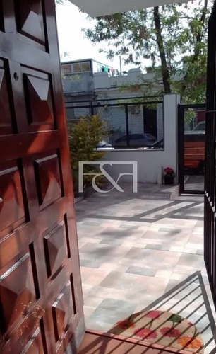 Venta Casa 5 Dormitorios Con Garage En Tres Cruces
