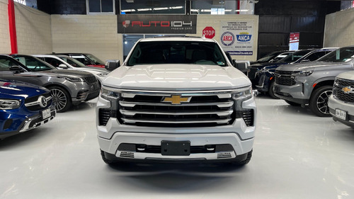 Chevrolet Cheyenne 5.3 Dobre Cabina High Country 4X4 At