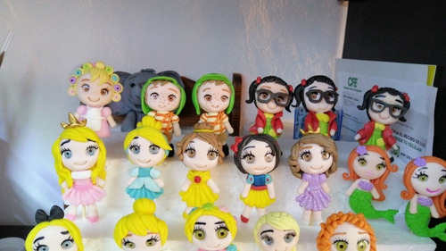 Imagen 4 de 10 de Aplique De Princesas Para Moños 10 Piezas Con Envio Gratis