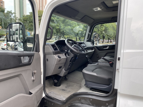 Imagem 5 de 14 de Vw 6-160 Ano 2020 Bau 5 Mts Plataforma/ñ 712 710 1016 10-160