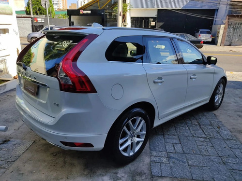 Volvo XC60 2.0 T5 MOMENTUM GASOLINA 4P AUTOMÁTICO