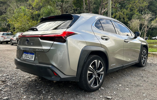 Lexus UX 2.0 Dynamic Aut. 5p Hibrido