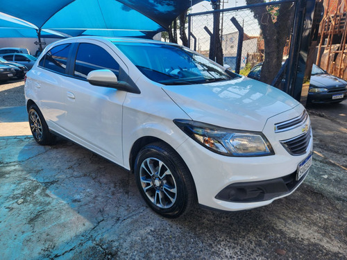 Chevrolet Onix Hatch 1.4 4P FLEX LT