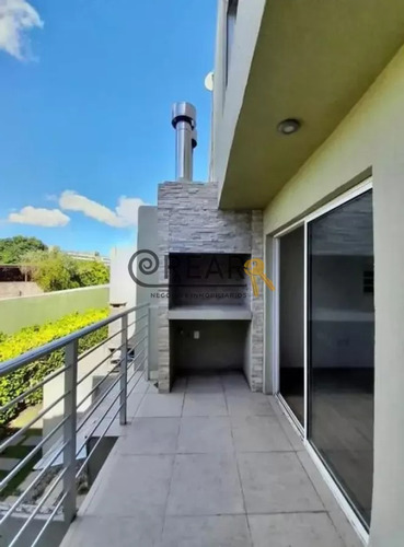 Apartamento En La Blanqueada Con Parrillero Y Garaje