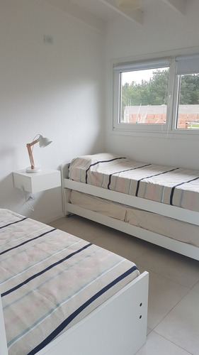 Casa En Costa Esmeralda 4 Hab, 3 Baños Y Pileta
