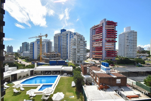Apartamento En Brava- Ref: 21