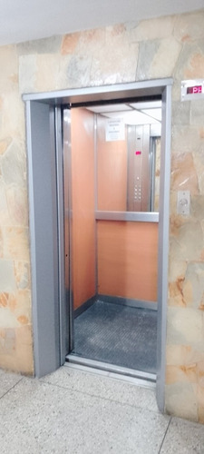 Imagen 6 de 17 de En Venta Amplio Apartamento Residencias Don Luis Ah