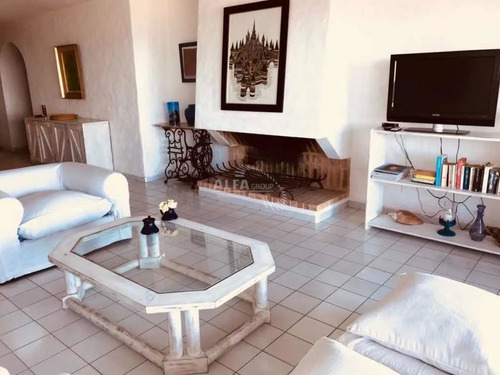 Imagen 2 de 13 de Apartamento En Venta Frente Al Mar, Brava
