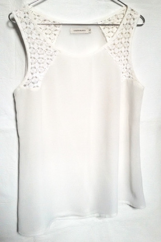 Musculosa Con Encaje En Los Hombros