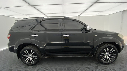 Imagen 10 de 25 de Toyota Fortuner