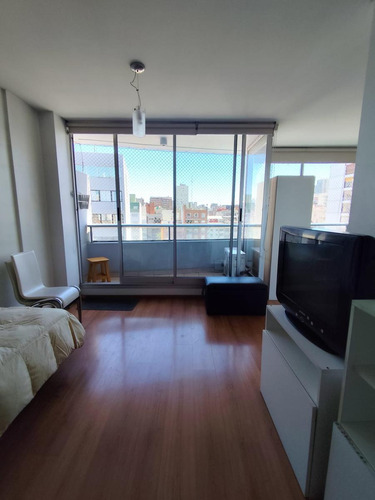 Amplio Monoambiente En Alquiler Con Balcon Y Amenities, Colegiales. E-furio.