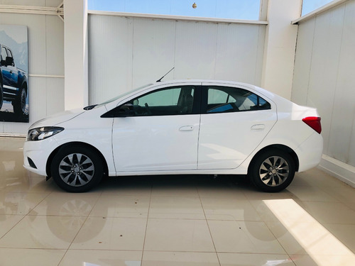 Imagen 8 de 15 de Chevrolet Onix Plus 1.4 Joy Black Mt 4p