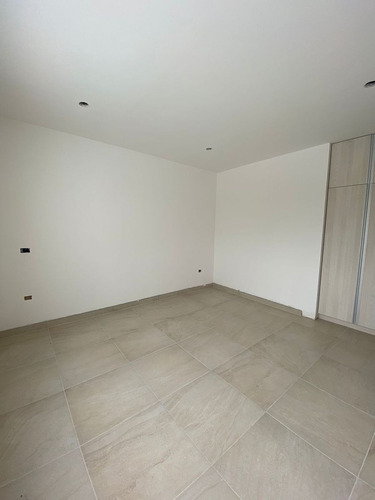 Imagen 14 de 15 de Residencia En Lomas De Juriquilla, Jardín, 3 Recamaras, Sal