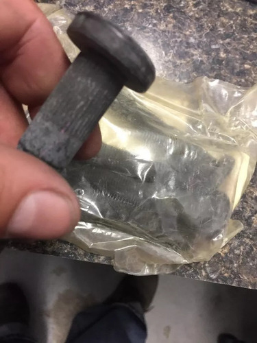 Esparrago Rueda Trasera Chevrolet Blazer 1992 1993 1994 1995