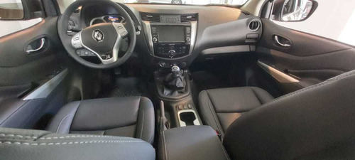 Auto Y Camionetas Renault Alaskan Toyota Hilux Amarok Jeep E