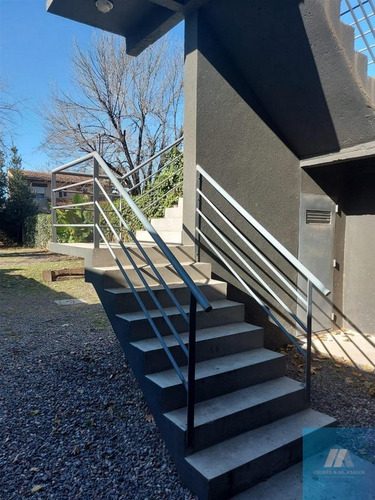 Venta Local Y Oficinas, 470 Mts²