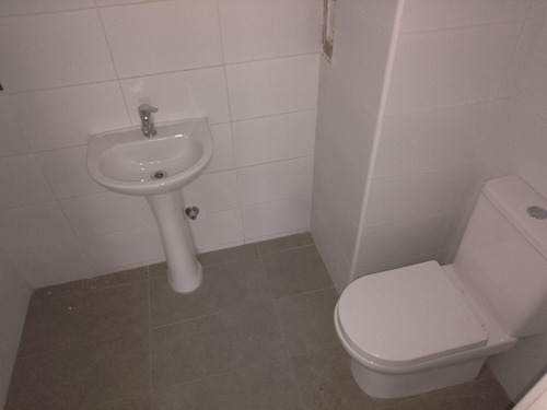 Local N°3 En Duble Almeyda A Dos Cuadras Del Metro L3 Ñuñoa