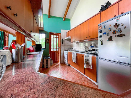 Casa En Venta De 5 Dorm. En Las Cabras