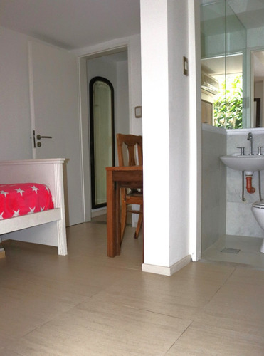 Dueño Vende Casa Ph Al Frente En Olivos - Con Patio, Terraza Y Parrilla.