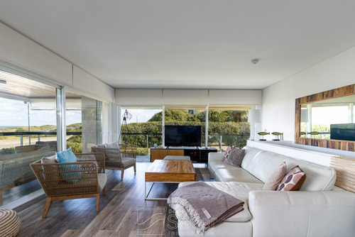 Imagen 1 de 23 de Apartamento En Venta De 4 Dormitorios En Playa Brava (ref: Sdr-2903)