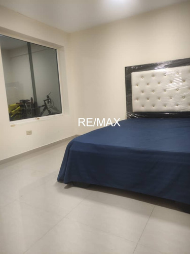 Venta Hermoso Th En Urbanizacion Asocibal Norte, Carenero, Higuerote