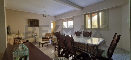 Venta Casa Amplia Avellaneda Patio Dos Cocheras
