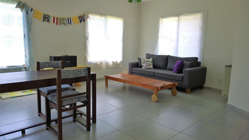 Imagen 6 de 10 de Casa Tipo Quinta Con Pileta Gran Parque !rebajada! Venta