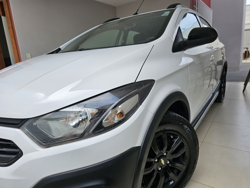 Chevrolet Onix 1.4 Activ Aut. 5p
