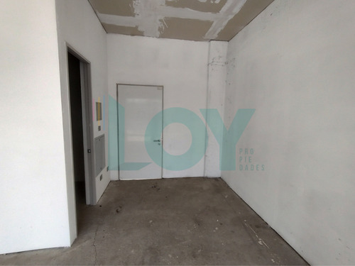 Arriendo Local Comercial De 40 M2 En Av Principal San Miguel